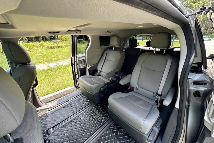 Used Toyota Sienna 2023 2.5L Hybrid Comfort Edition
