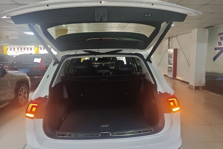 Used Volkswagen Tiguan L 2021 330TSI Automatic Two-Wheel Drive R-Line Enhanced Edition
