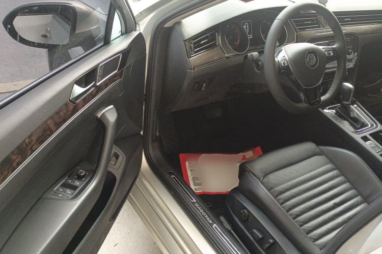 Used Volkswagen Magotan 2018 Facelift 330TSI DSG Luxury Model
