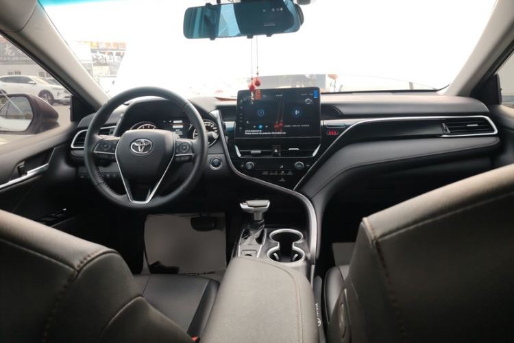 Used Toyota Camry 2023 2.0G Luxury Edition
