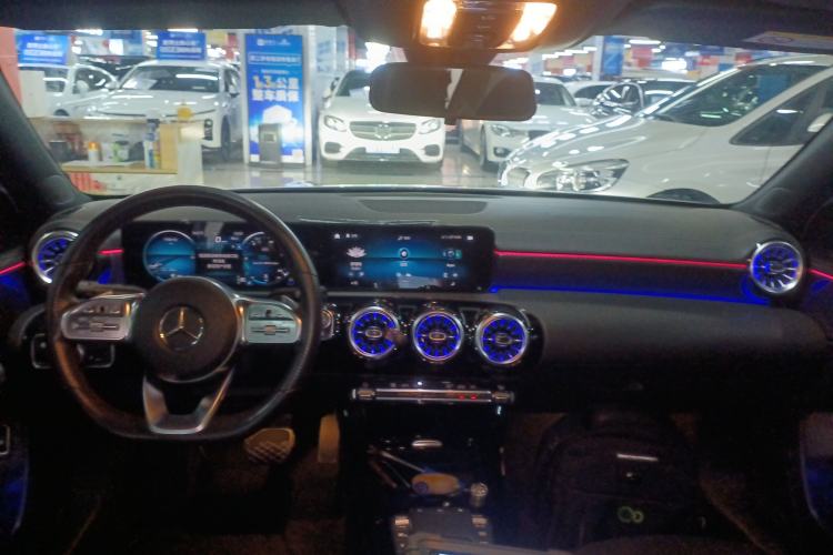 Used Mercedes-Benz A-Class 2022 Revised Version A 200 L Sport Sedan Fashionable Style