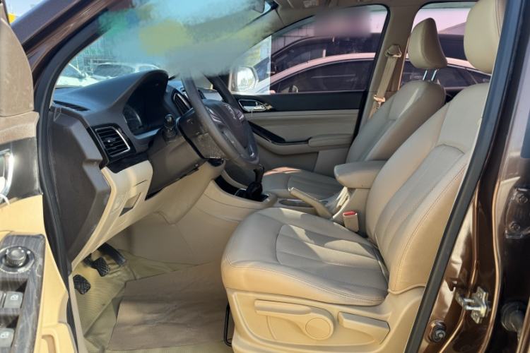 Used Baojun 730 2014 1.5L manual Comfort ESP version 7 seats
