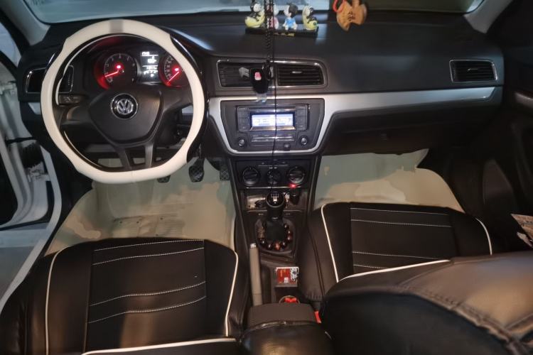 Used Volkswagen Lavida 2015 1.6L Manual Fashion Edition
