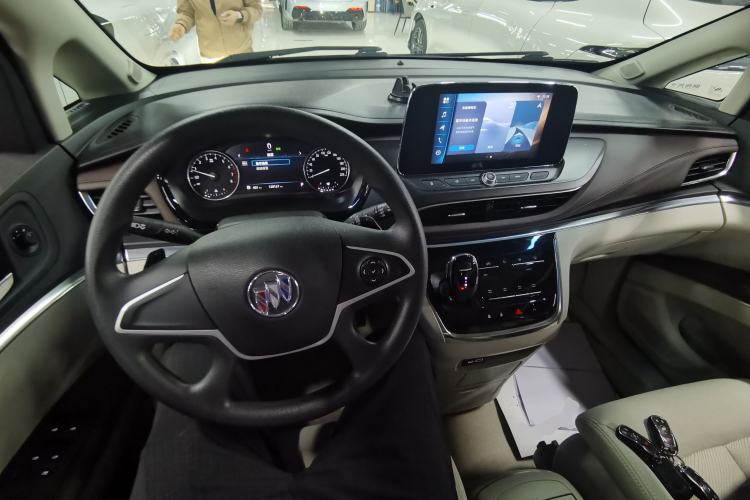 Used Buick GL8 2023 Land Executive Class Comfort Model
