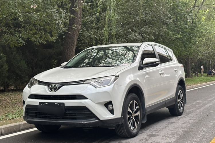 Used Toyota RAV4 2019 2.0L CVT Two-Wheel Drive Pioneer Edition China V Standard
