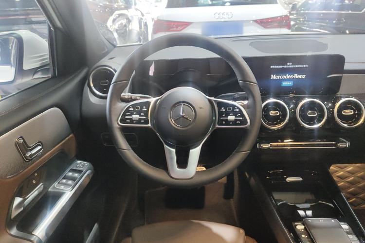 Used Mercedes-Benz GLB 2022 Second Facelift GLB 200 Fashion Edition