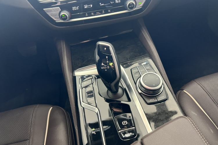 Used BMW 5 Series 2022 Restyled 525Li M Sport Package
