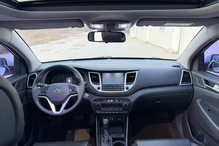 Used Hyundai Tucson 2018 1.6T Dual-Clutch Two-Wheel Drive 15th Anniversary Special Edition