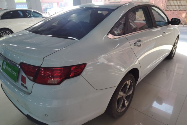 Used Geely Auto Emgrand GL 2018 1.8L Manual Elite Smart Connectivity Version
