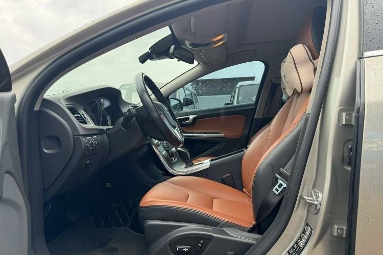 Used Volvo S60 2016 S60L T4 Zhiyuan Edition
