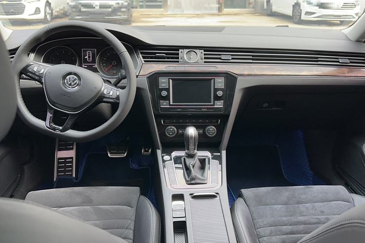 Used Volkswagen Magotan 2018 380TSI DSG Luxury Model
