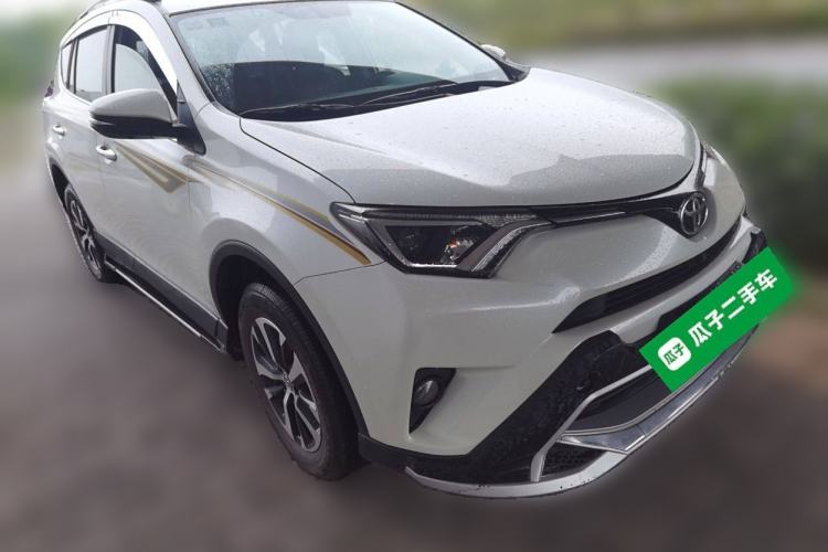 Used Toyota RAV4 2016 2.0L CVT Two-Wheel Drive Fashion Edition China V Standard

