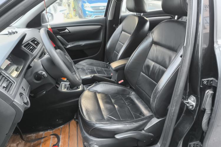 Used Volkswagen Lavida 2013 Restyled Classic 1.6L Manual Comfort Edition