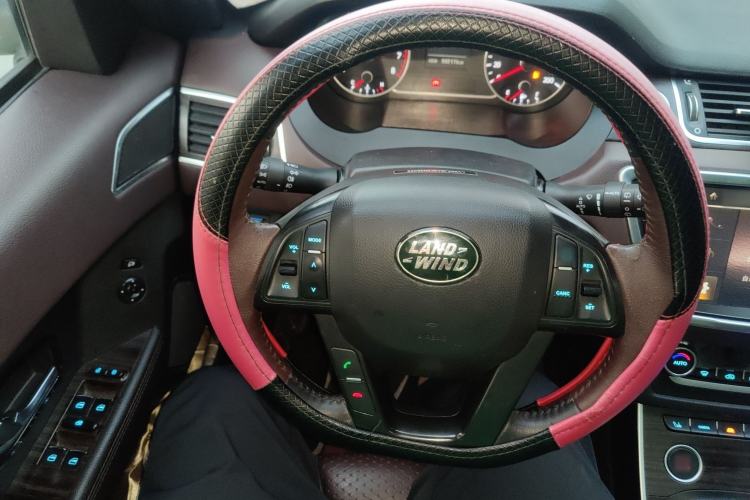 Used Land X7 2015 2.0T Panoramic Prestige Edition
