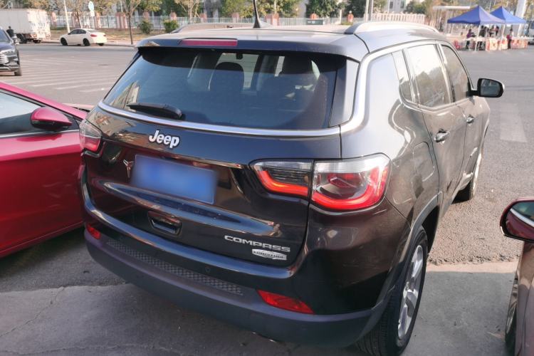 Used  Compass 2017 200T Automatic Family Edition
