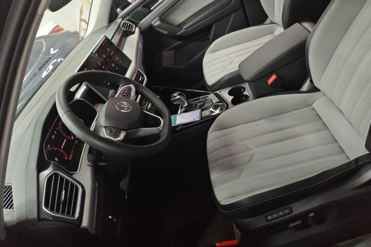 Used Volkswagen Tayron 2024 300TSI Two-Wheel-Drive Luxury Plus Advanced Version