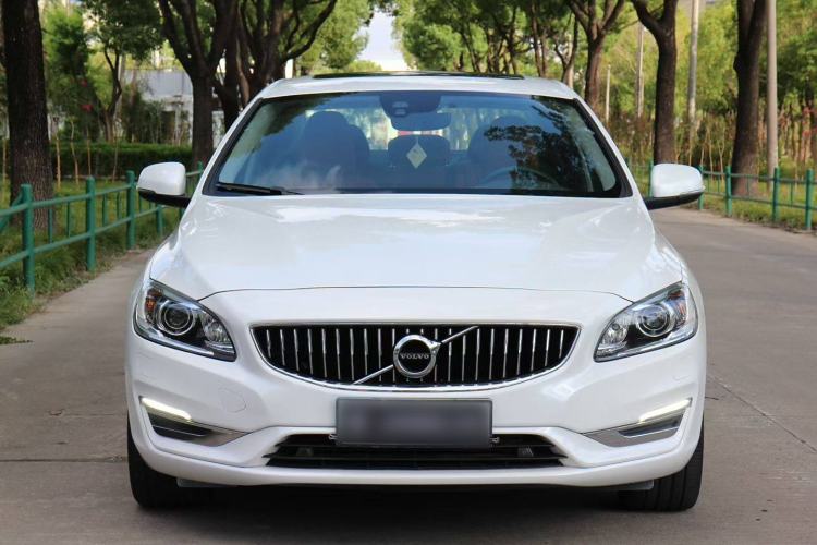 Used Volvo S60 2017 S60L T4 Smart Range Edition
