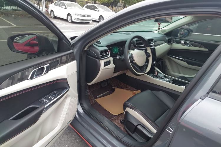 Used Lynk & Co 02 2019 1.5T DCT Two-Wheel Drive Zhaoban Version China VI Standard
