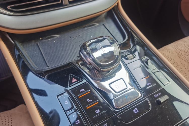 Used Denza D9 2024 DM-i 1050 Luxury Model