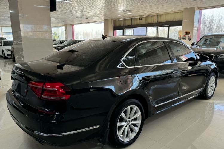 Used Volkswagen Passat 2017 330TSI DSG Luxury Edition
