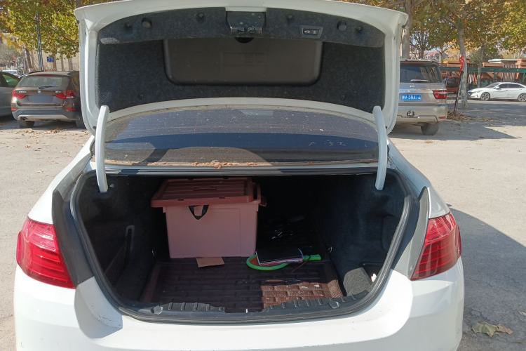 Used BMW 5 Series 2014 530Li Leading Model
