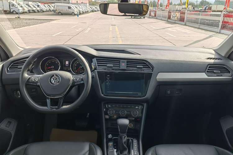 Used Volkswagen Tiguan L 2020 330TSI Automatic Two-Wheel Drive Smart Luxury Edition China VI Standard
