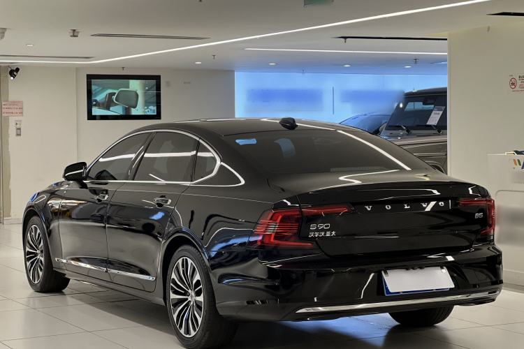 Used Volvo S90 2023 B5 Zhiyi Luxury Edition
