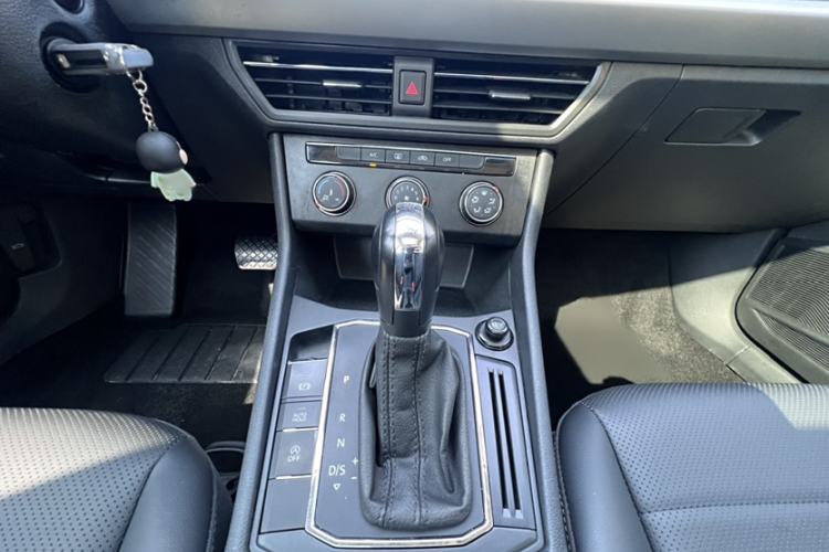 Used Volkswagen Lavida 2021 1.5L Automatic Comfort Edition
