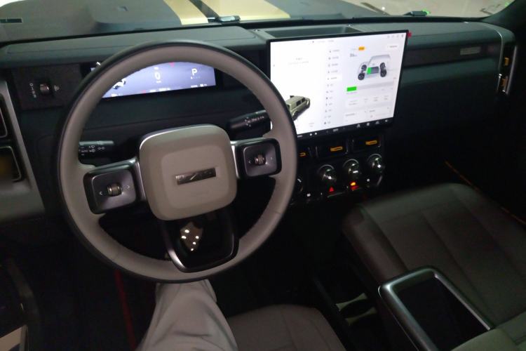 Used  V23 2025 501 Four-Wheel Drive Intelligent Driving Version
