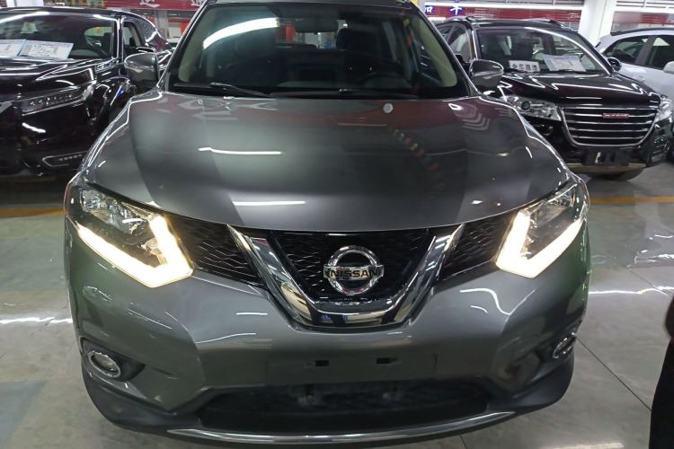 Used Nissan X-Trail 2015 2.5L CVT Leading MAX Edition 4WD
