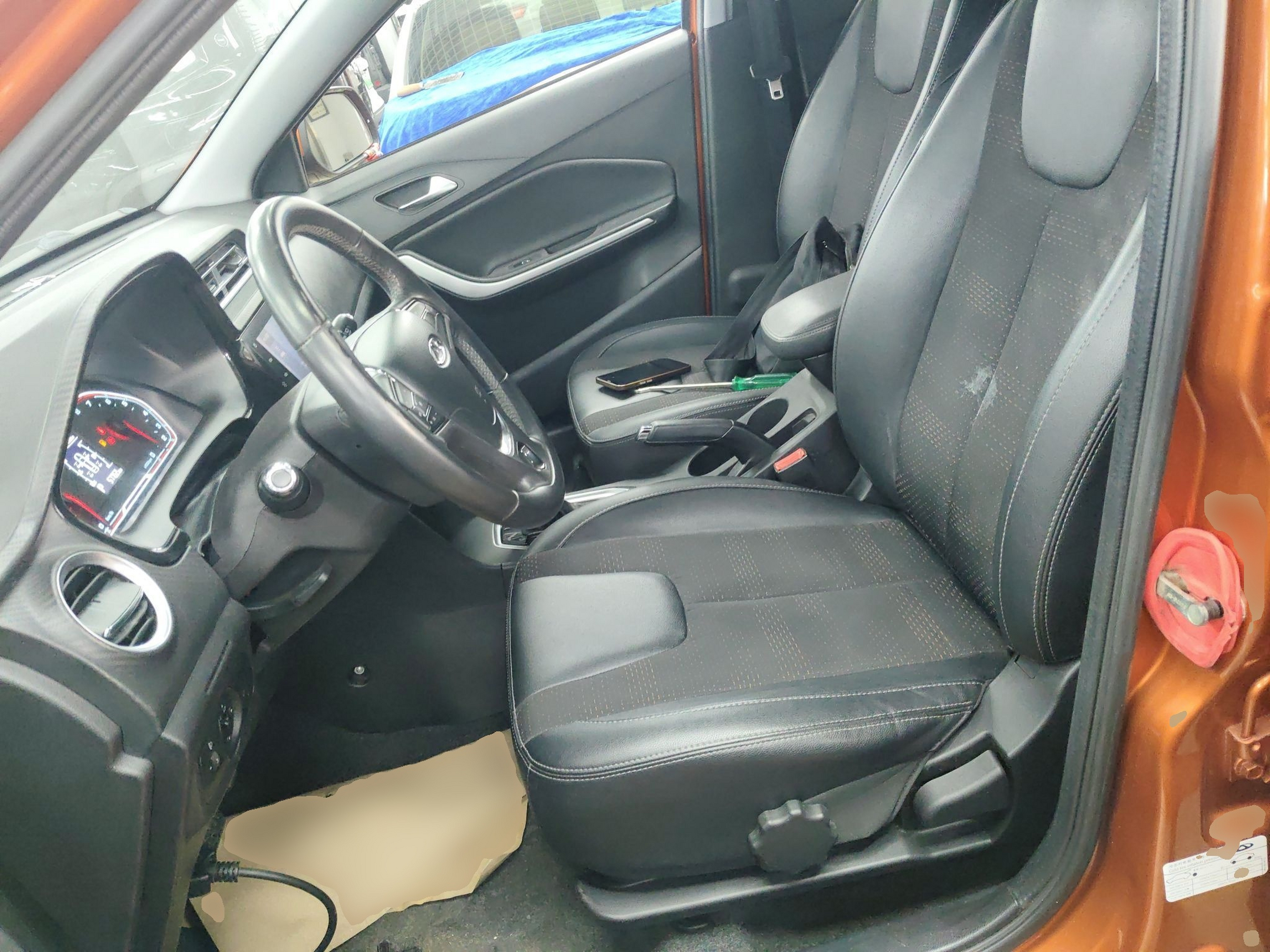 Переднее сиденье в автомобиле