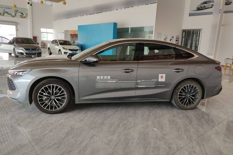 Used BYD Qin L 2024 DM-i 120KM Excellence Model
