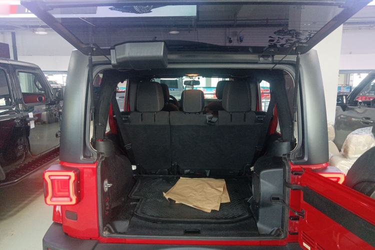 Used  Wrangler 2014 2.8TD Sahara Four-Door Edition