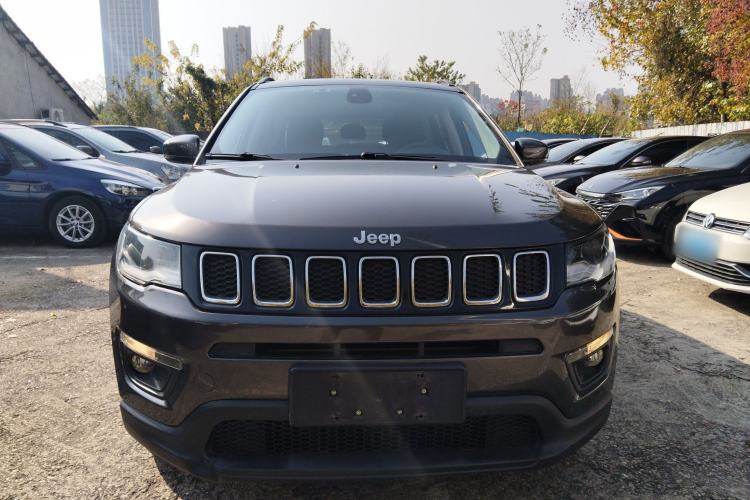 Used  Compass 2017 200T Automatic Enjoyment Version
