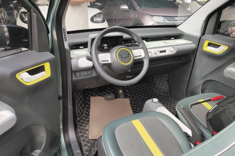 Used Wuling Hongguang MINIEV 2022 GAMEBOY 200km Gaming Edition with Lithium Iron Phosphate
