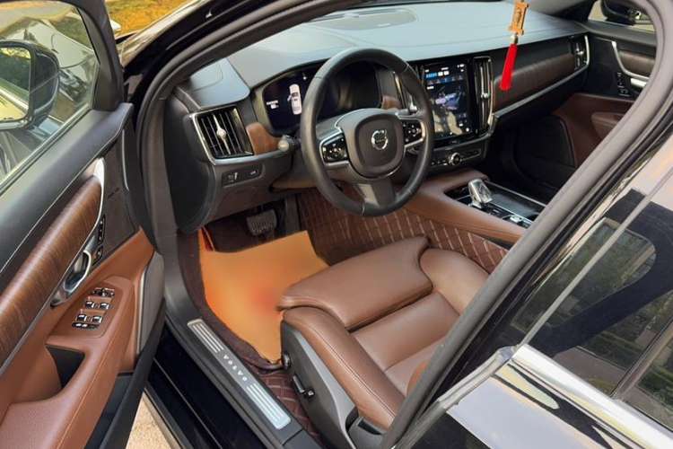 Used Volvo S90 2022 B5 Zhiyuan Luxury Edition
