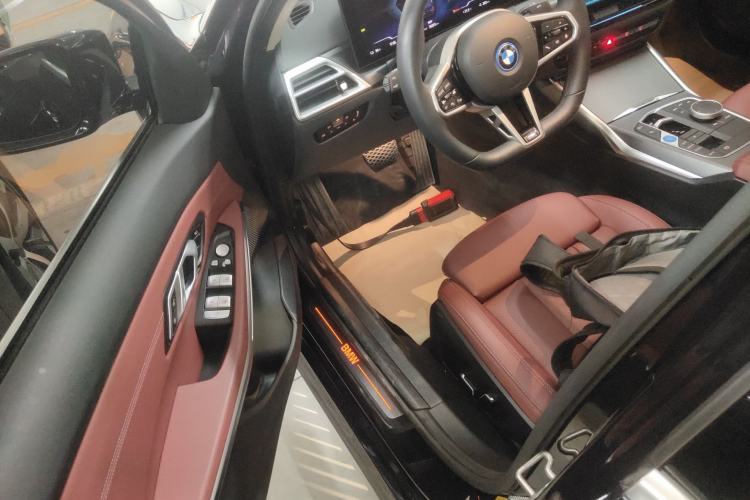 Used BMW i3 2025 eDrive 35 L
