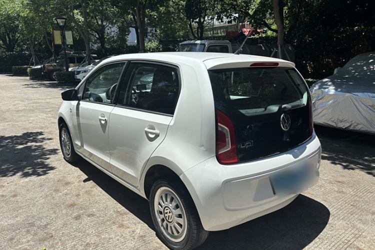 Used Volkswagen up! 2015 1.0L move up!
