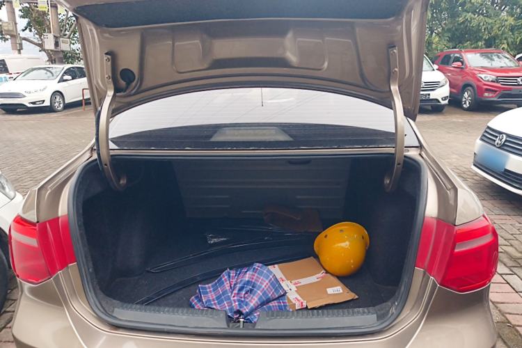 Used Volkswagen Jetta 2015 Zhuihui Edition 1.4L Manual Fashion Model