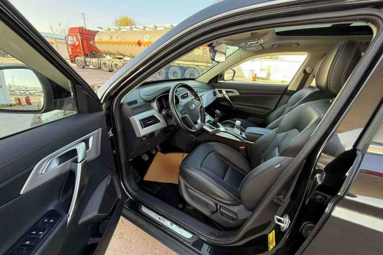 Used Geely Auto Emgrand X7 Sport 2016 2.0L Manual Smart Connect Version
