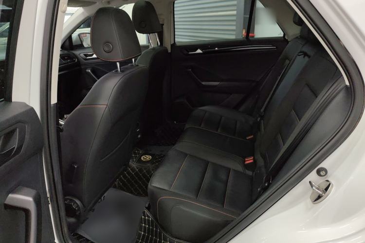 Used Volkswagen T-ROC 2021 280TSI DSG Two-Wheel Drive Comfort Connect 30th Anniversary Edition
