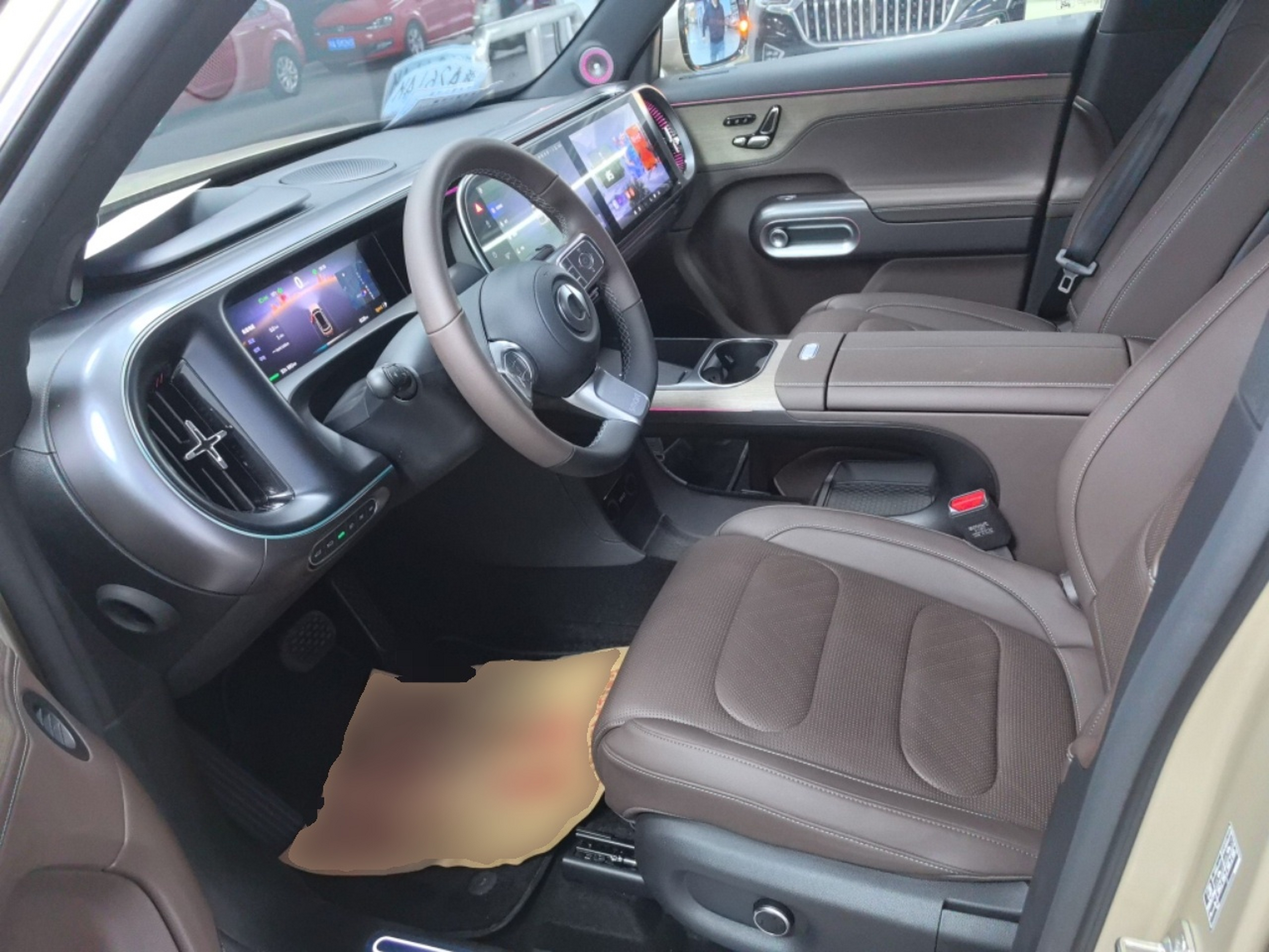 Переднее сиденье в автомобиле