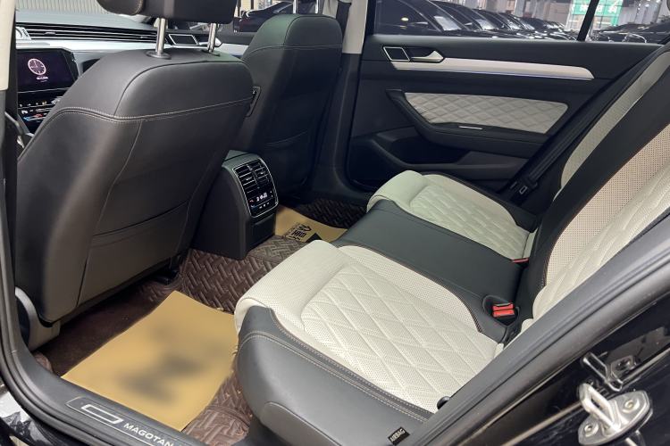 Used Volkswagen Magotan 2023 2 Million Units Commemorative Edition 330TSI DSG Luxury Version
