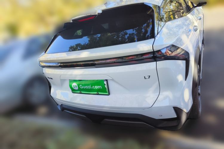 Used  L7 2023 1.5T 115 km Starship
