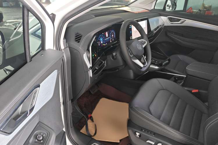 Used Volkswagen Talagon 2024 380TSI All-Wheel Drive Luxury Prestige Pro 6-Seater
