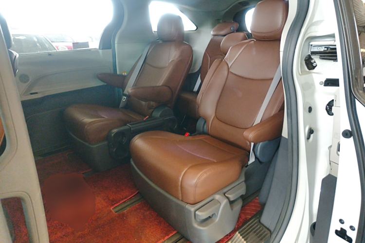 Used Toyota Sienna 2023 2.5L Hybrid Comfort Edition
