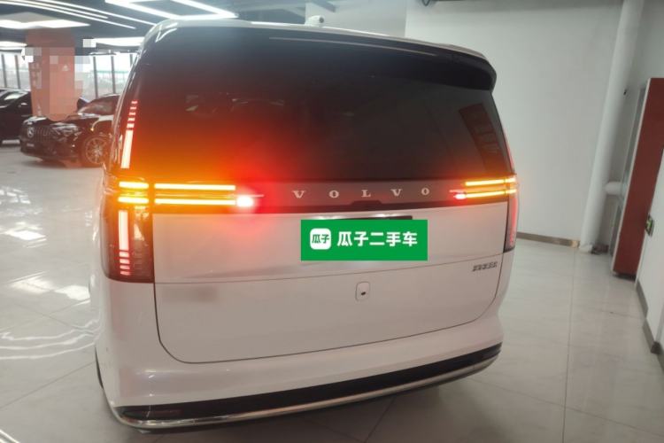 Used Volvo EM90 2025 Ultra Six-Seater