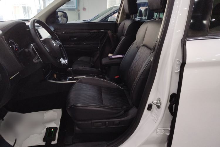 Used Mitsubishi Outlander 2020 2.4L 4x4 Zhi Xiang Edition 5 Seats