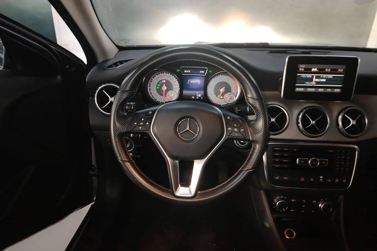 Used Mercedes-Benz GLA 2015 GLA 220 4MATIC Fashion Model