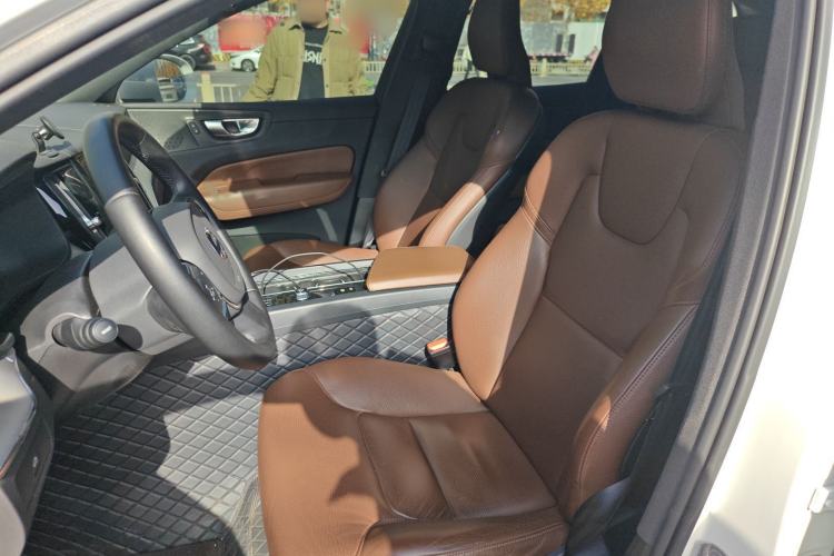 Used Volvo XC60 2023 B5 4x4 Smart Luxury Edition